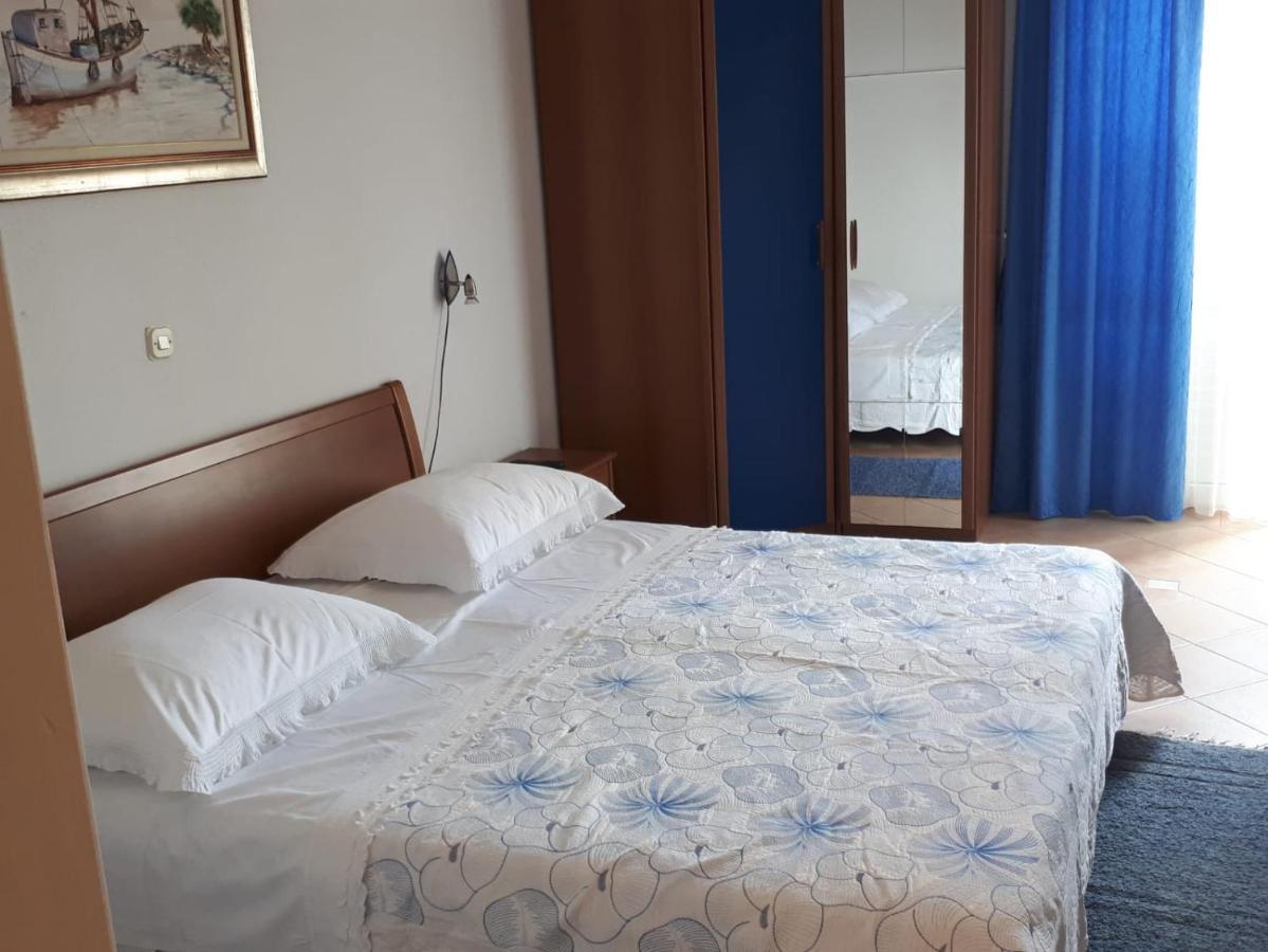 Villa Rosso Baška Voda Buitenkant foto