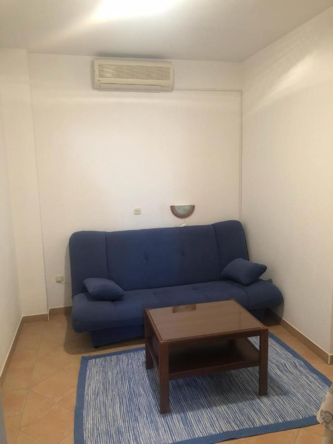 Villa Rosso Baška Voda Buitenkant foto
