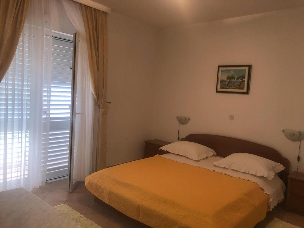 Villa Rosso Baška Voda Buitenkant foto