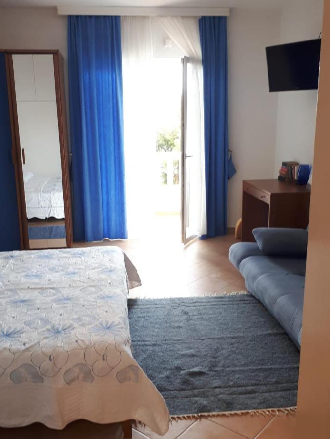 Villa Rosso Baška Voda Buitenkant foto