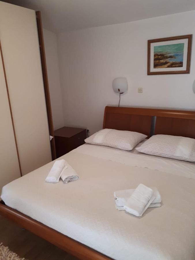 Villa Rosso Baška Voda Buitenkant foto