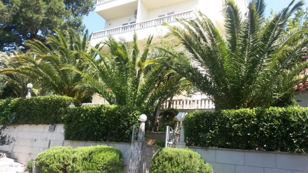Villa Rosso Baška Voda Buitenkant foto