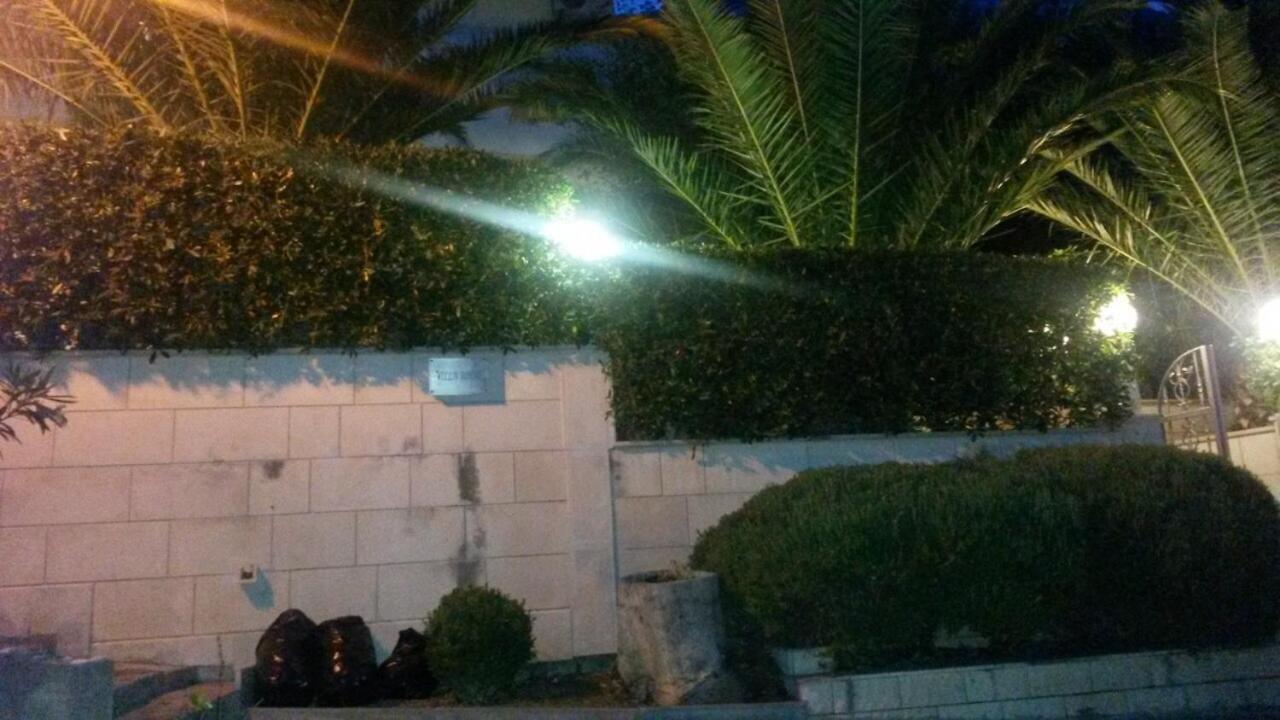 Villa Rosso Baška Voda Buitenkant foto