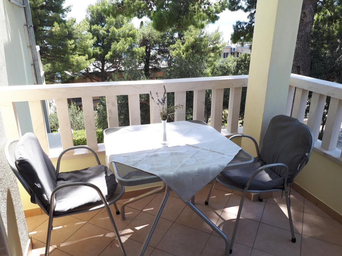 Villa Rosso Baška Voda Buitenkant foto