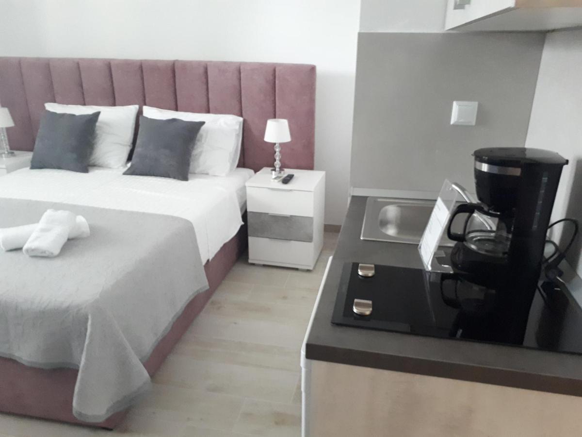 Villa Rosso Baška Voda Buitenkant foto