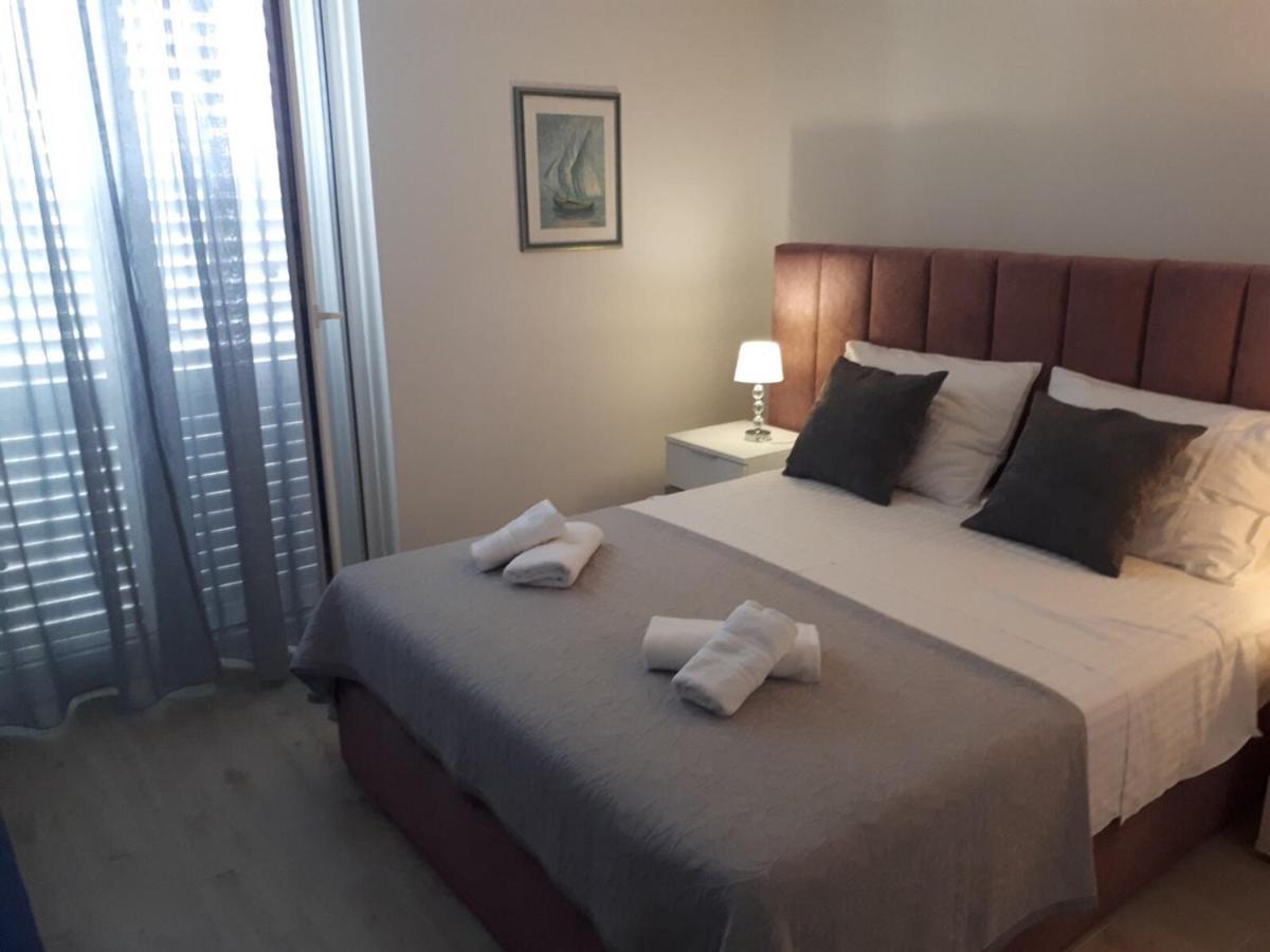 Villa Rosso Baška Voda Buitenkant foto